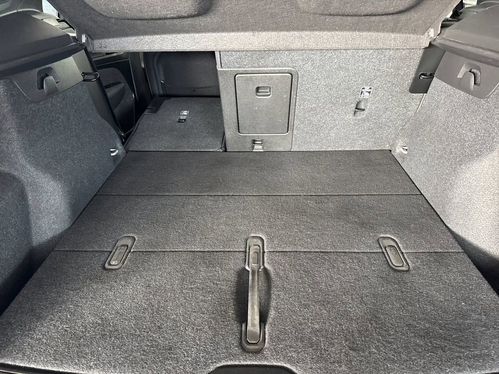 Certified 2023 Volvo XC40 B5 Ultimate image 14