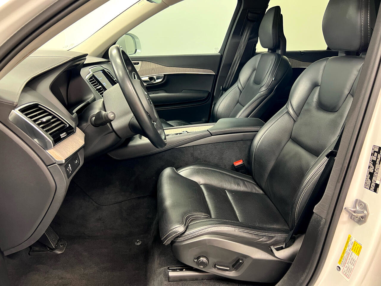 Used 2022 Volvo XC90 T6 Inscription w/ Advanced Package image 4