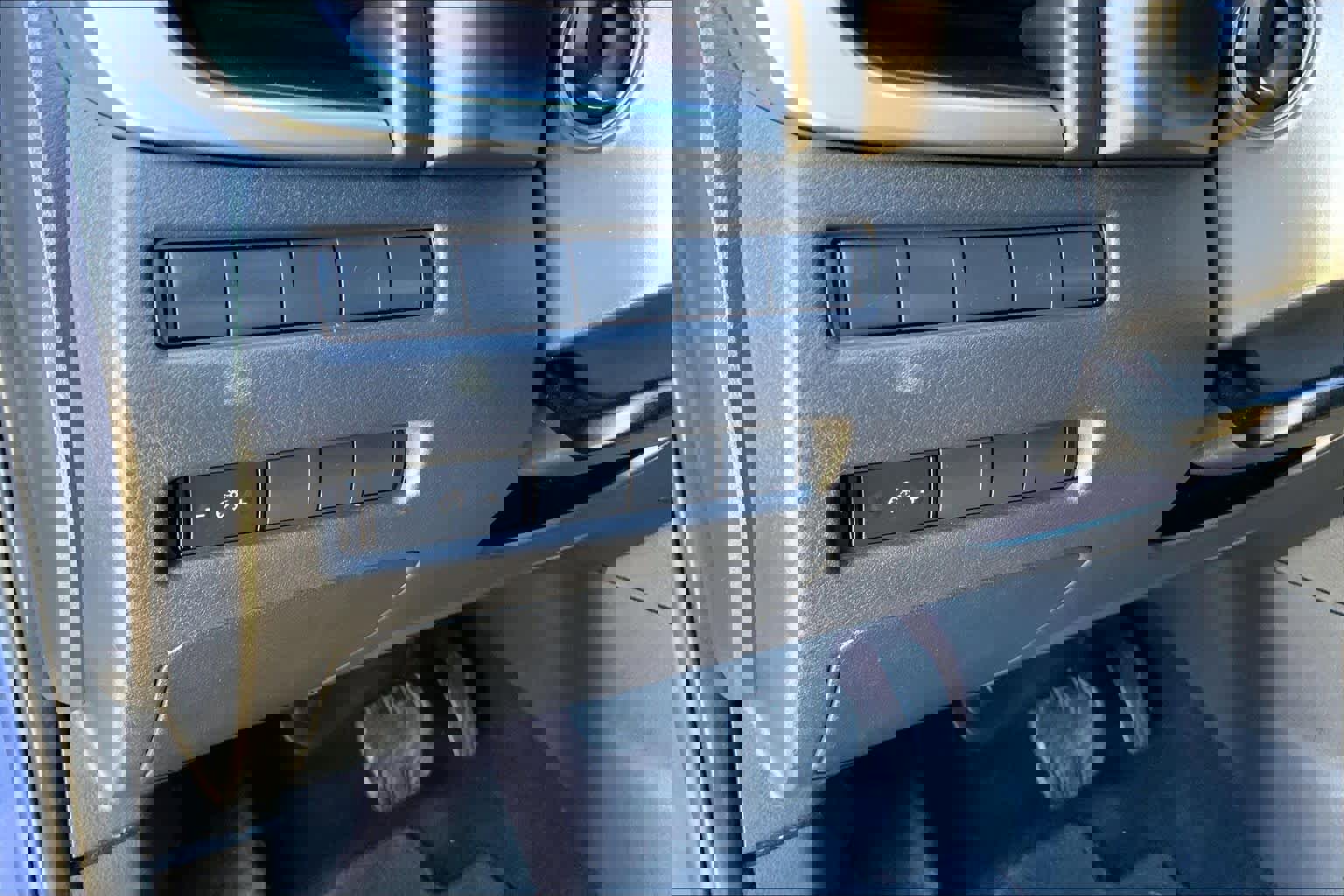 Used 2021 Nissan Rogue S image 35