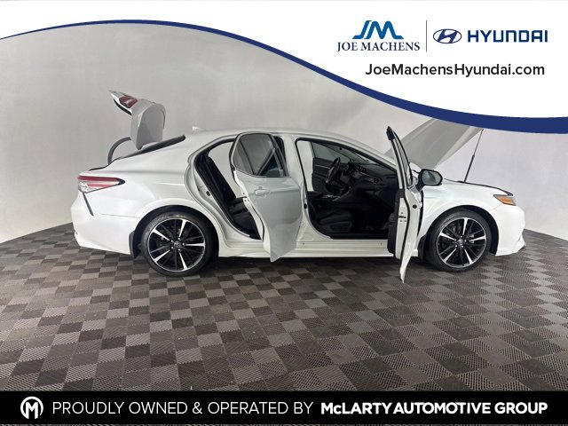 Used 2019 Toyota Camry XSE image 14