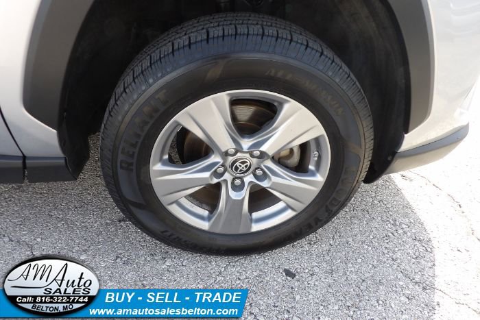 Used 2022 Toyota RAV4 LE AWD/4WD image 22