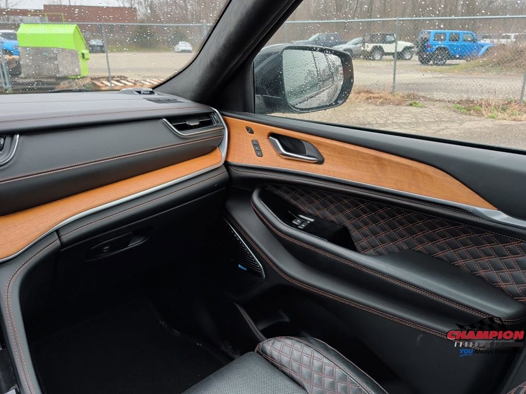 Used 2021 Jeep Grand Cherokee L Summit image 26