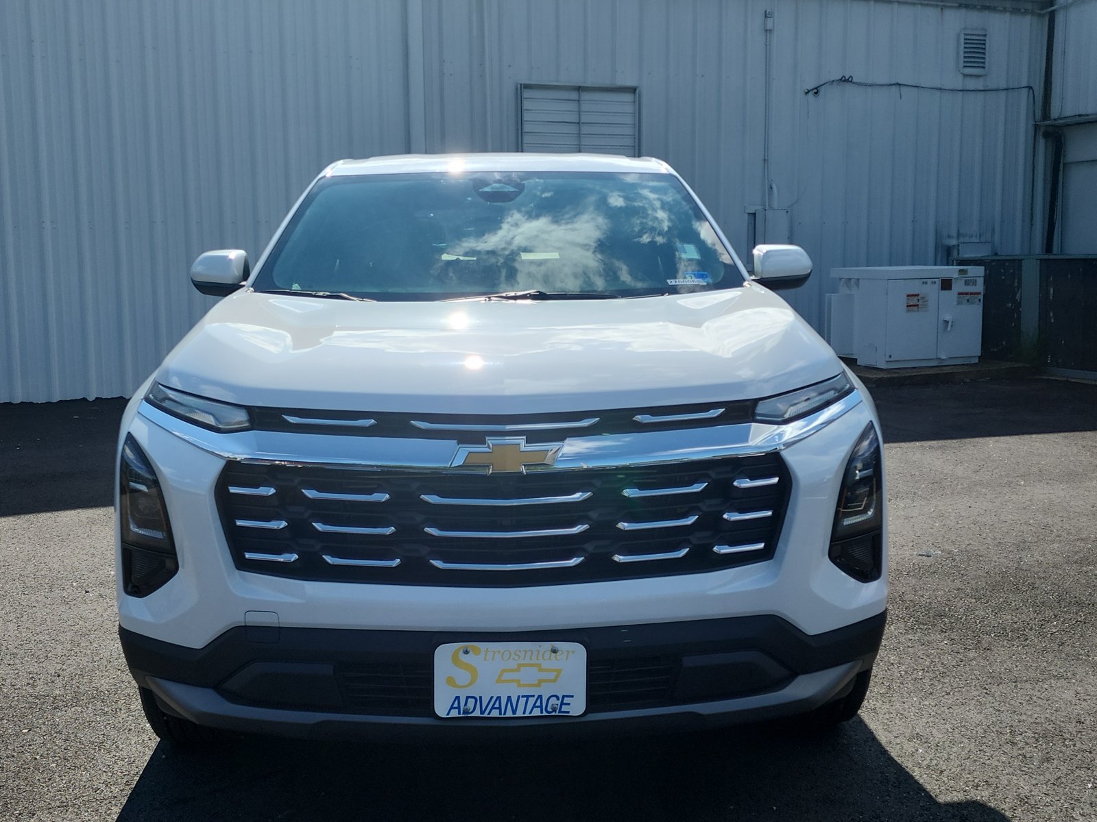 New 2027 Chevrolet Equinox LT w/ Convenience Package II FWD image 8