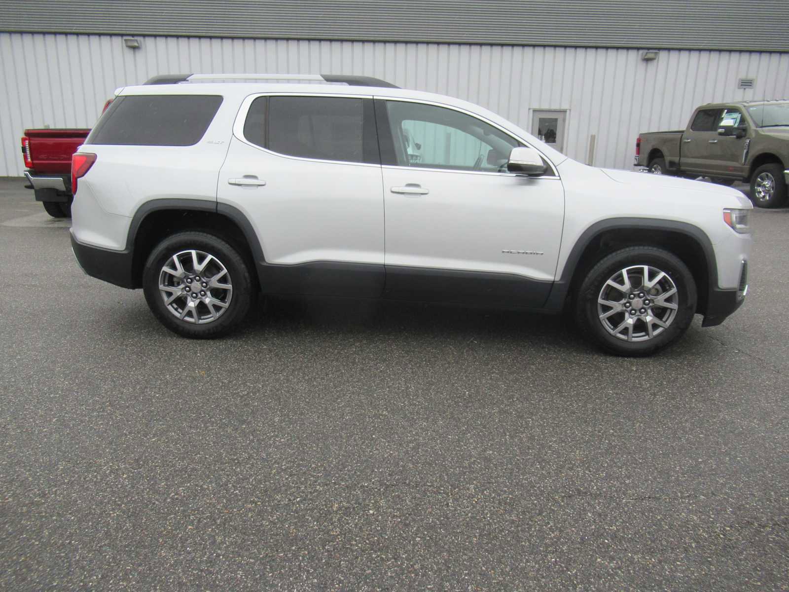 Used 2018 GMC Acadia SLE FWD image 4