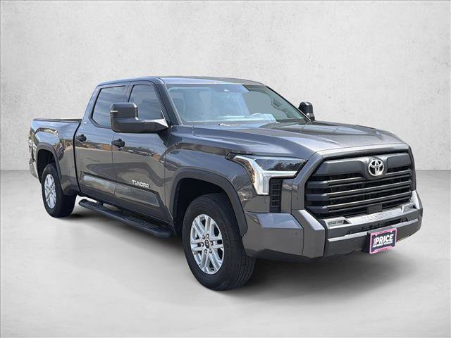 Used 2022 Toyota Tundra SR5 w/ SR5 Convenience Package AWD/4WD image 3