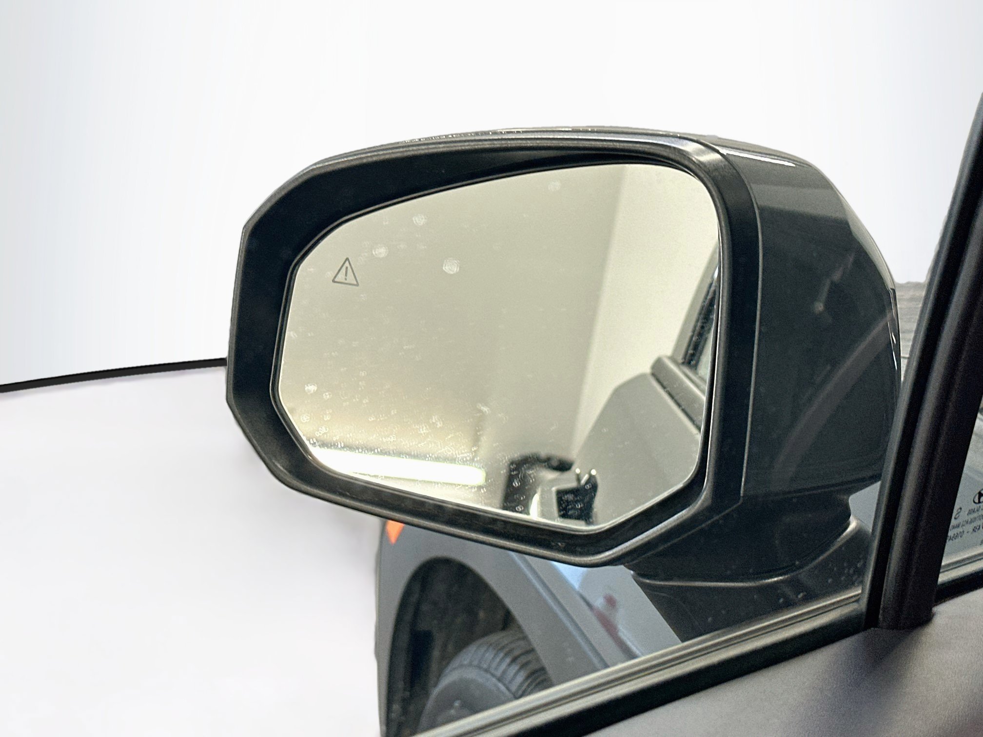 Used 2025 Hyundai Santa Fe SEL AWD/4WD image 16