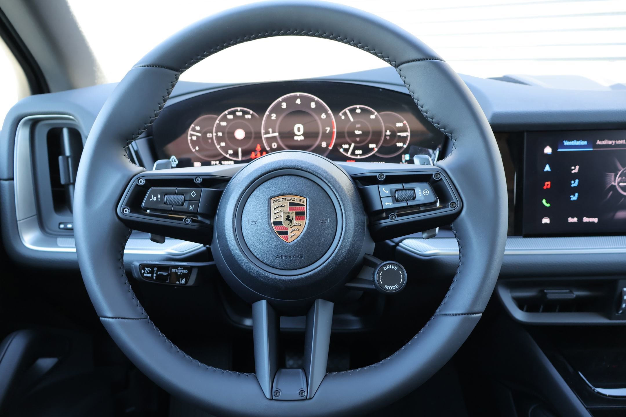 New 2026 Porsche Cayenne image 15