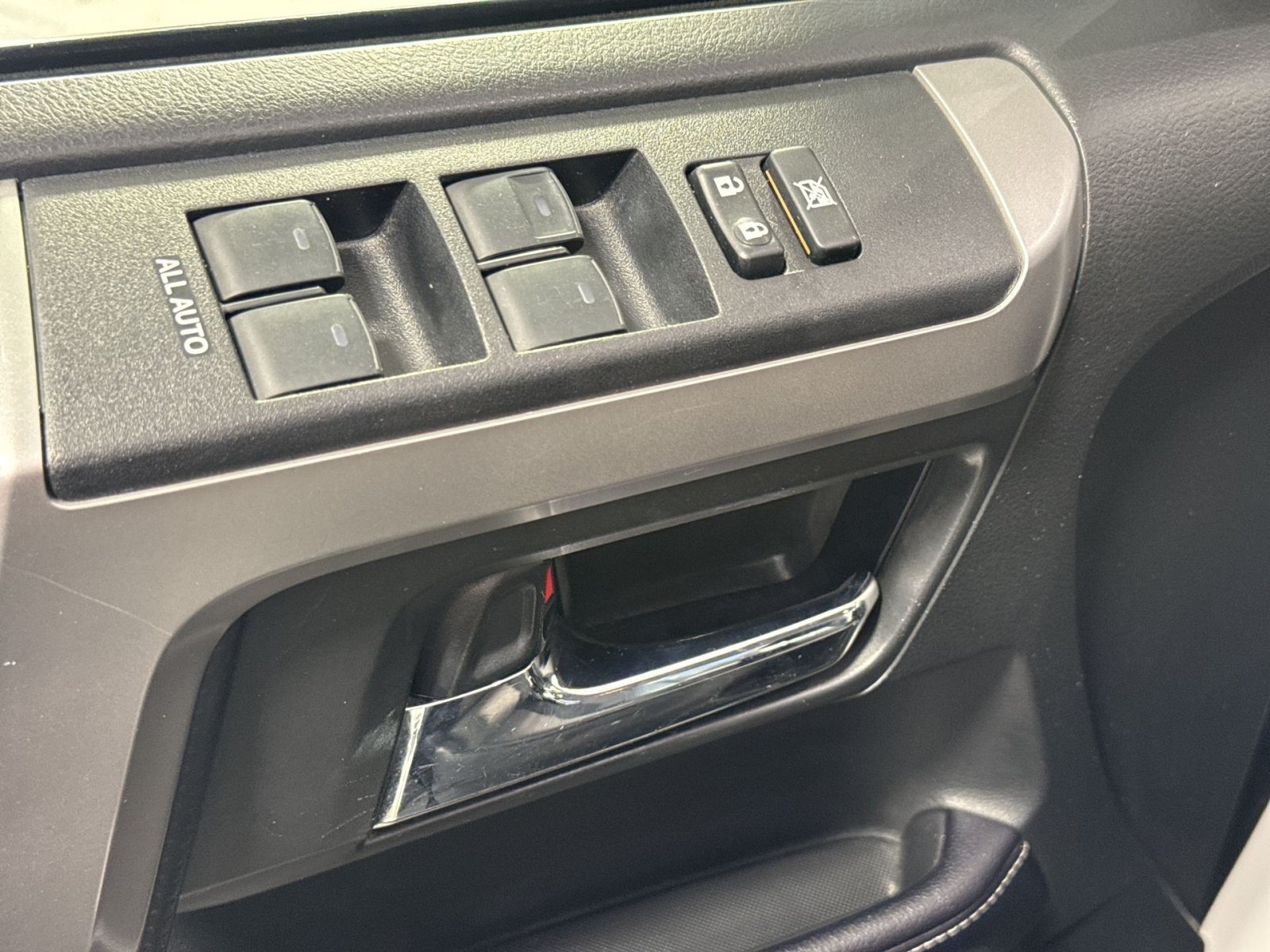 Used 2019 Toyota 4Runner SR5 AWD/4WD image 16