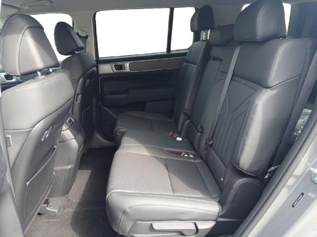 New 2026 Hyundai Santa Fe SEL FWD image 13