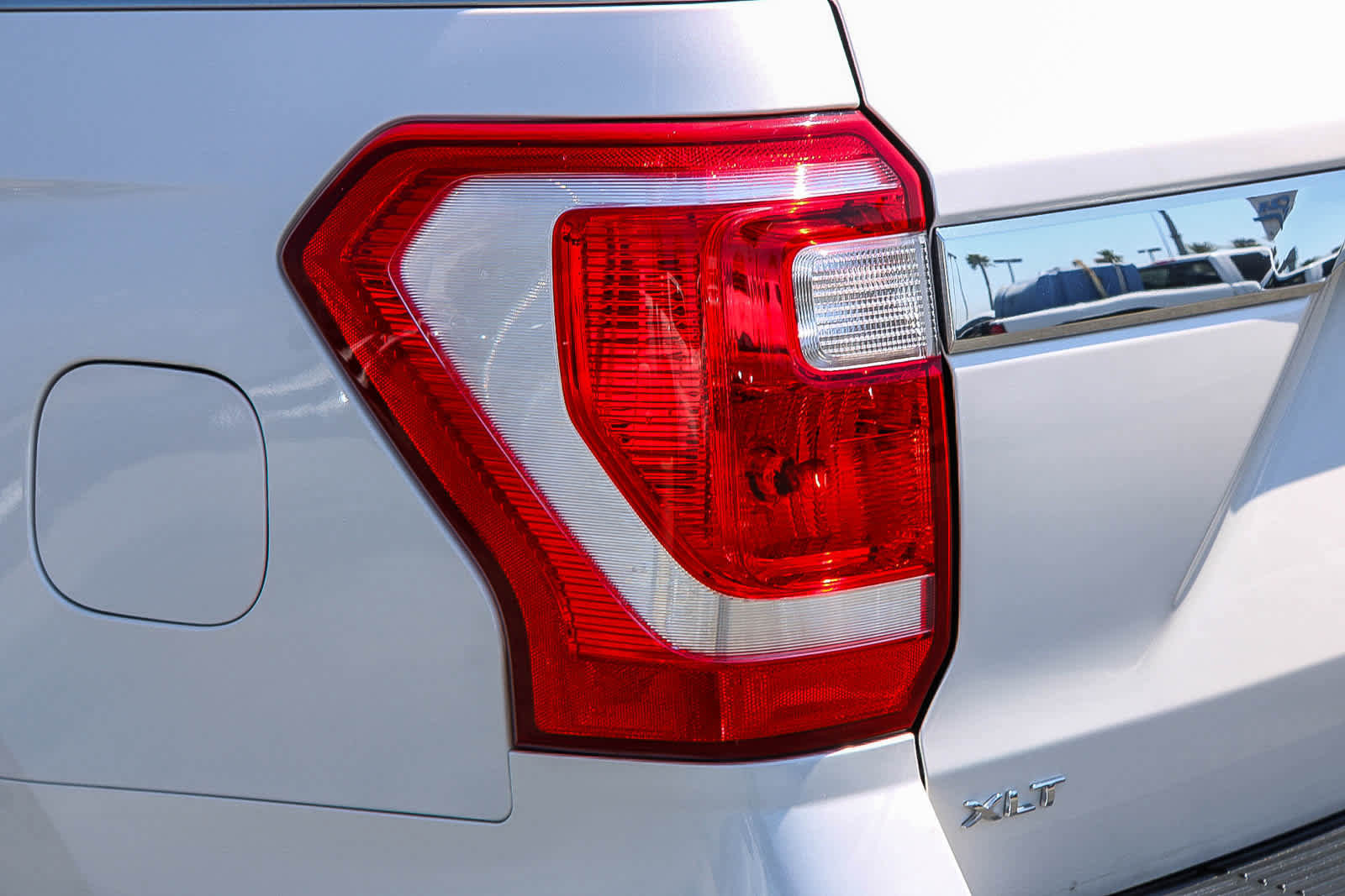 Used 2019 Ford Expedition XLT w/ Equipment Group 202A RWD image 9