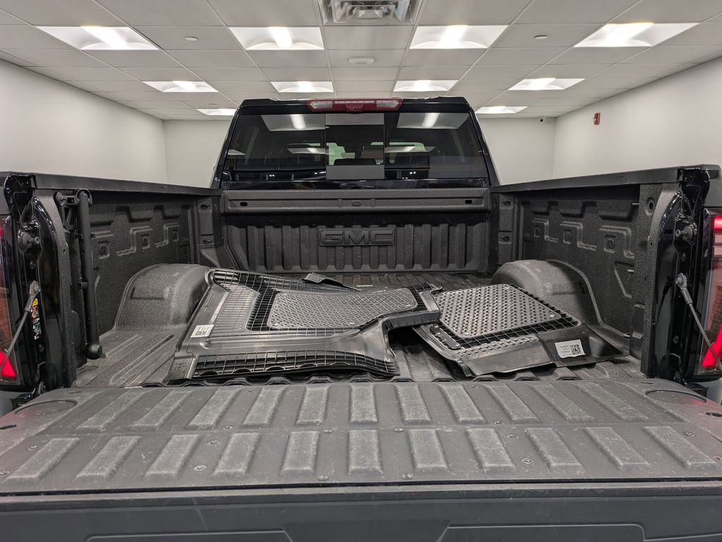 Used 2025 GMC Sierra 2500 AT4X image 25