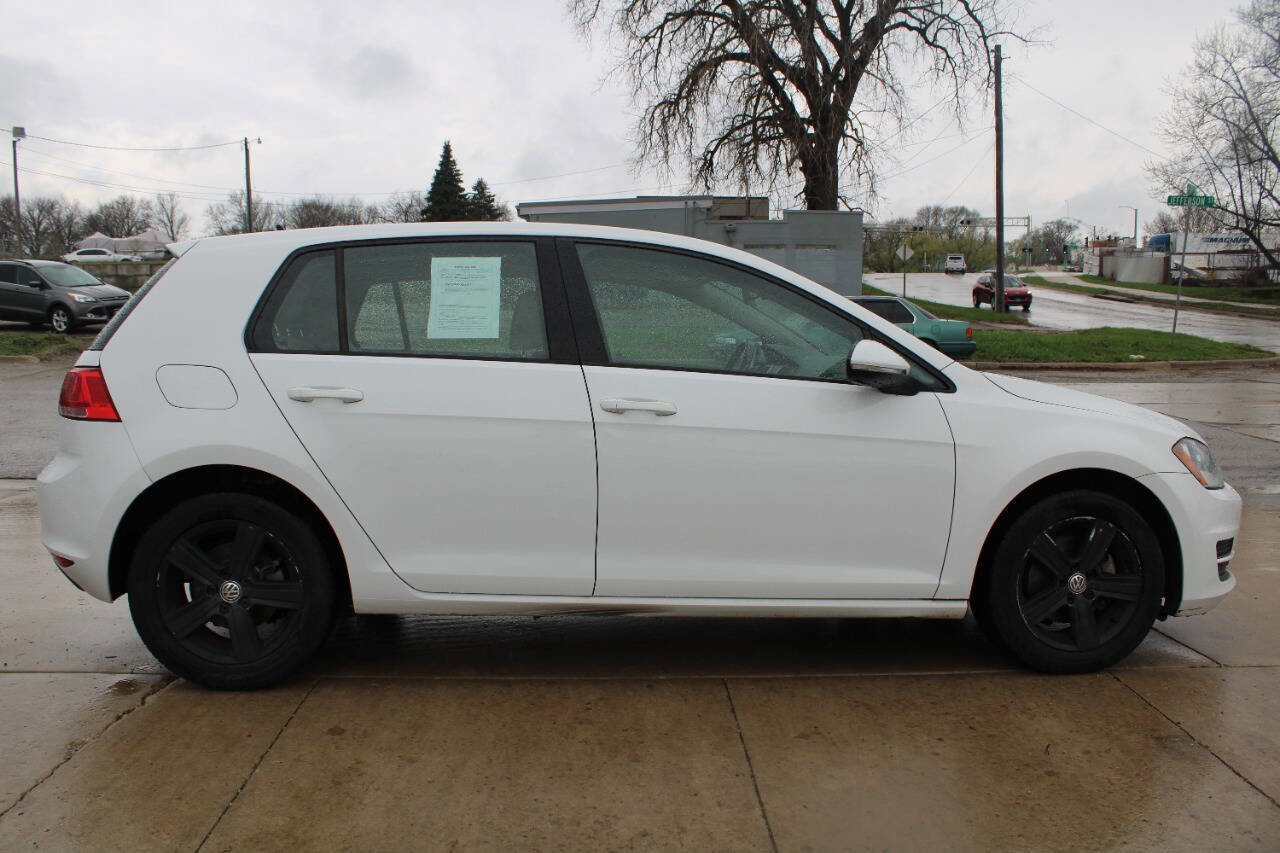 Used 2017 Volkswagen Golf Wolfsburg Edition image 3