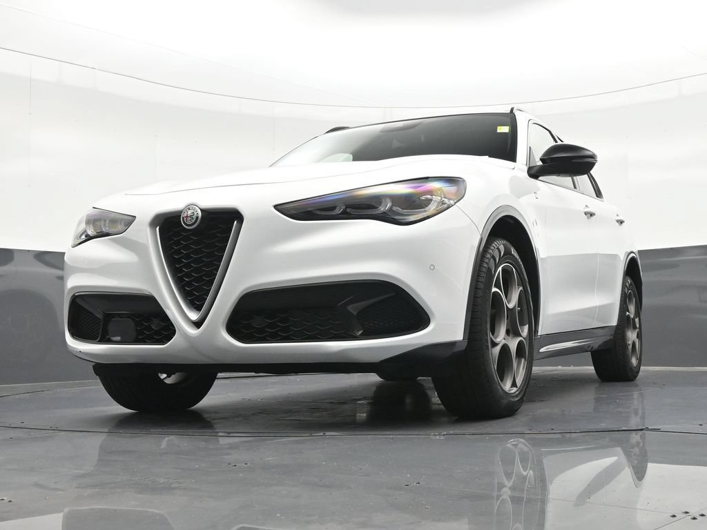 Used 2024 Alfa Romeo Stelvio Ti AWD/4WD image 30