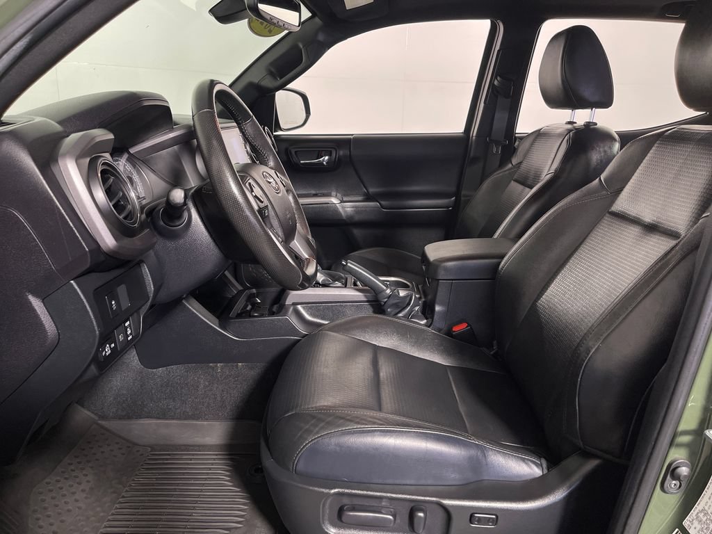 Certified 2022 Toyota Tacoma TRD Off-Road w/ TRD Premium Off Road Package AWD/4WD image 12