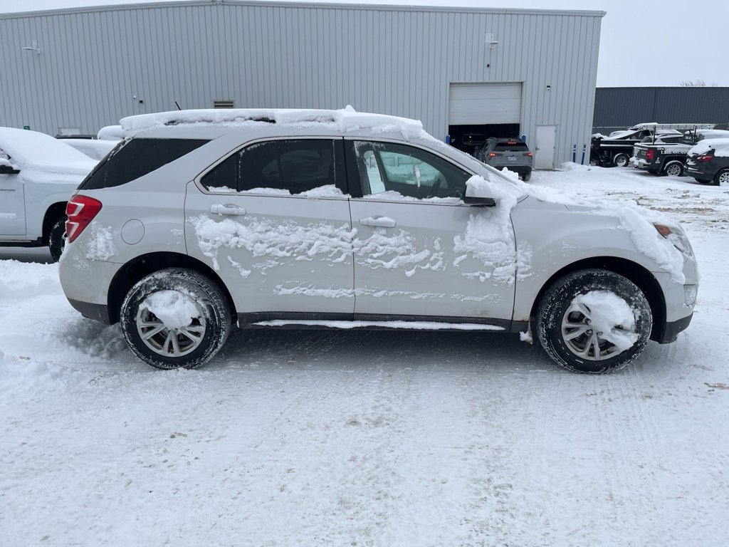 Used 2017 Chevrolet Equinox LT w/ Convenience Package image 3