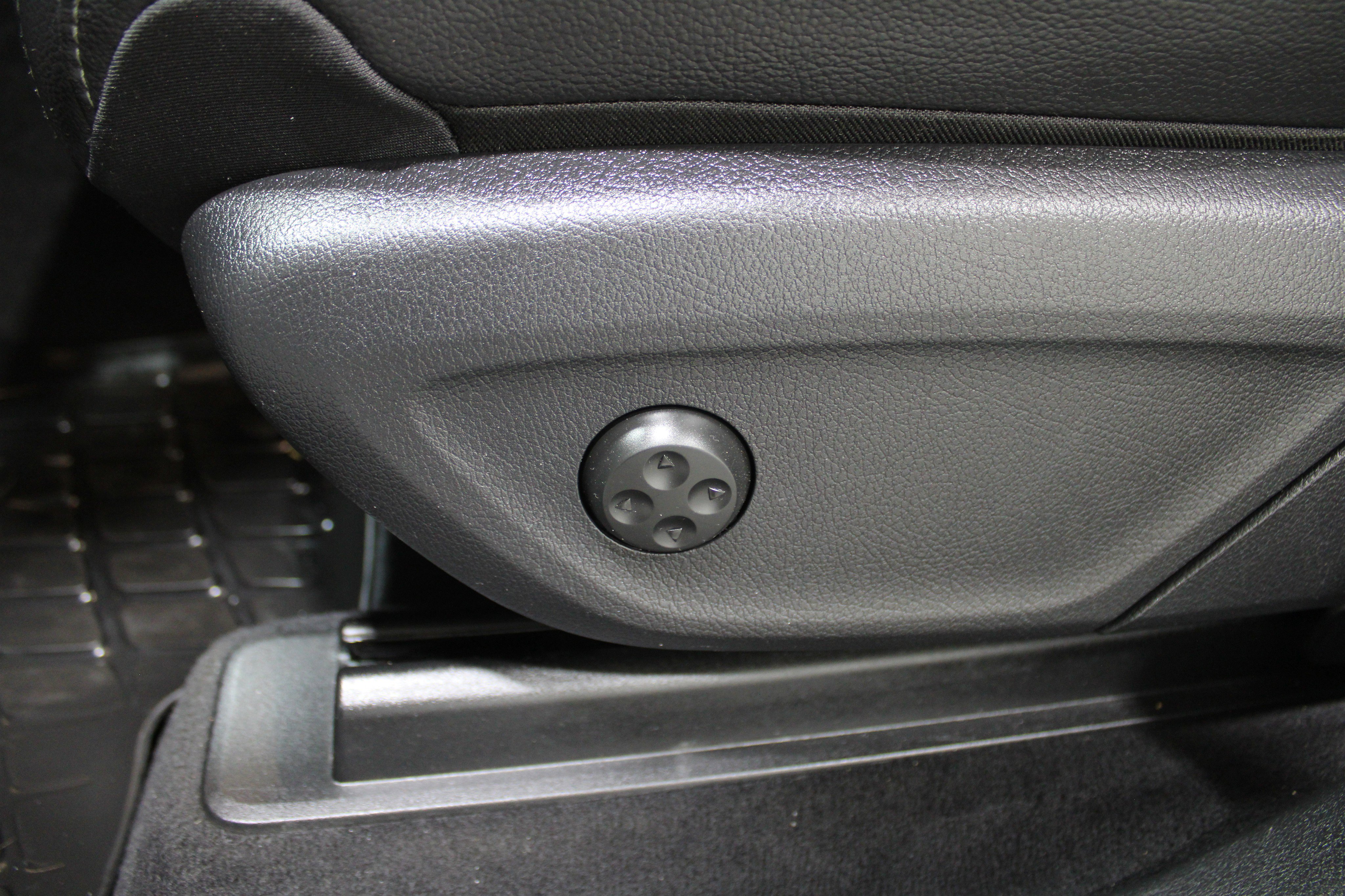 Used 2022 Mercedes-Benz GLS 450 4MATIC image 4