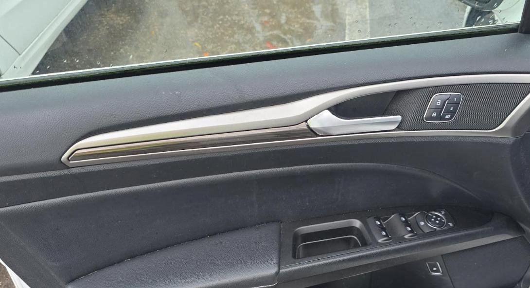 Used 2018 Ford Fusion SE w/ Equipment Group 602A image 8