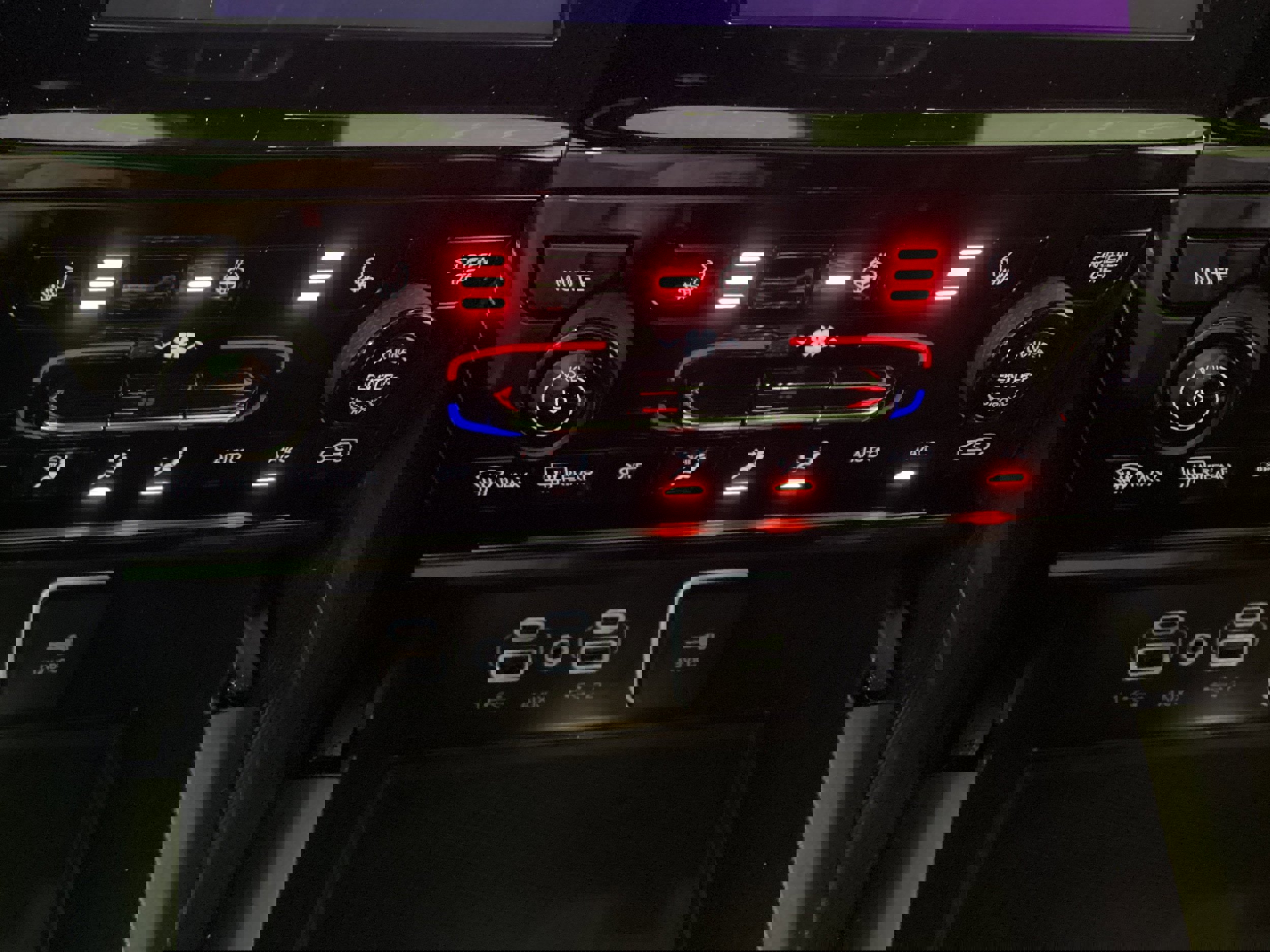 Used 2024 Jeep Grand Cherokee Altitude image 32