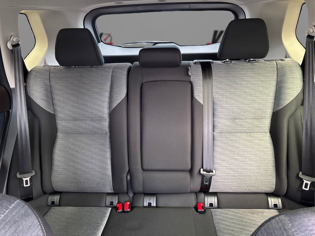 Used 2023 Nissan Rogue SV image 18