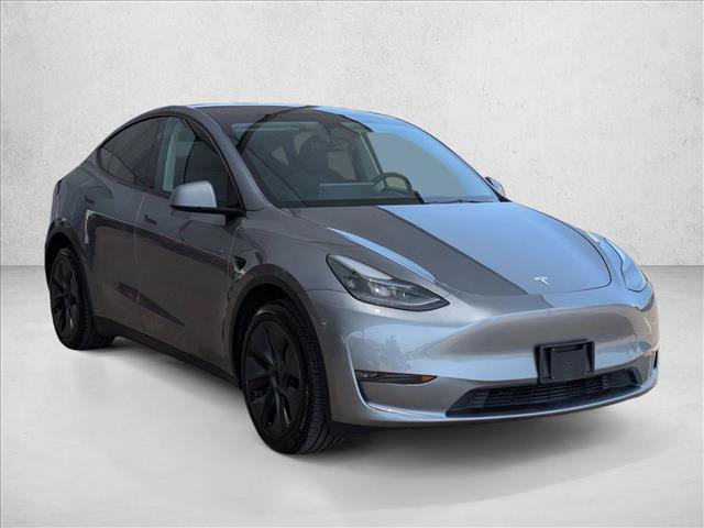 Used 2024 Tesla Model Y Long Range AWD/4WD image 3
