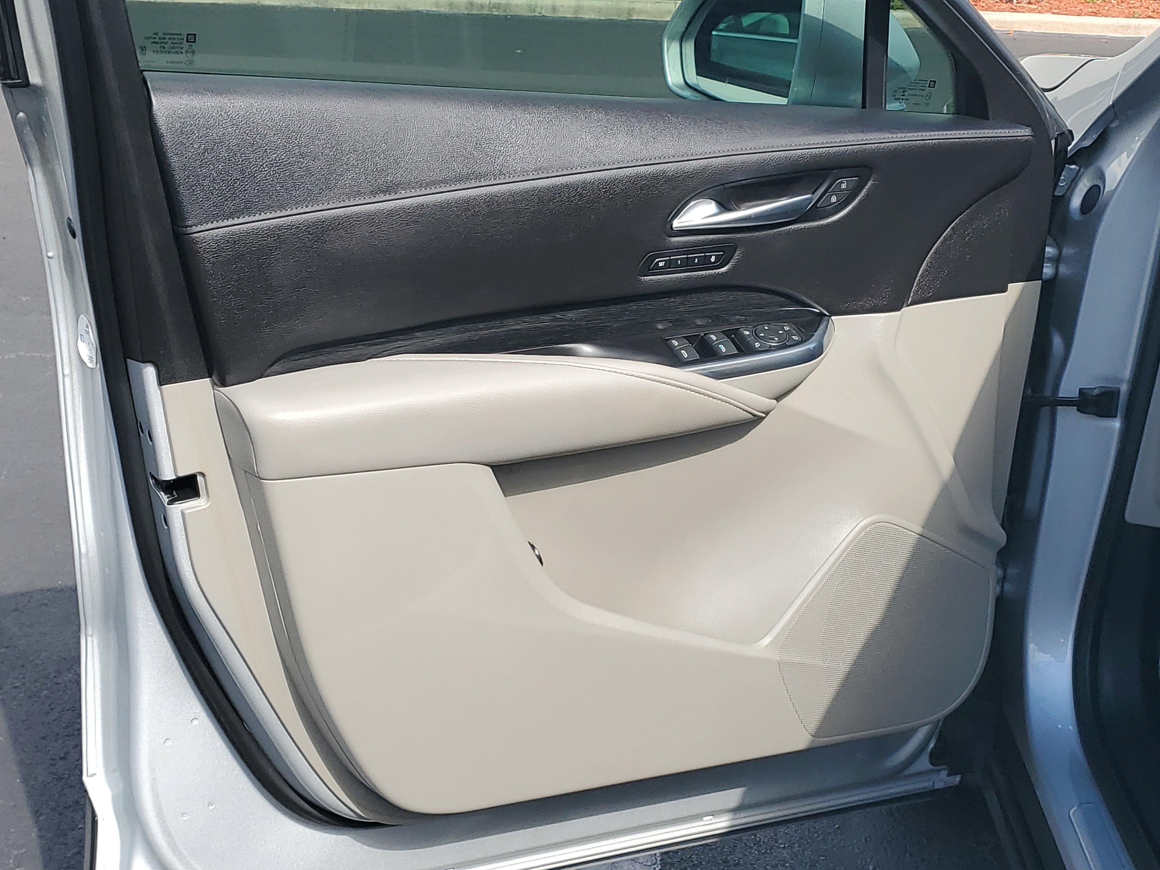 Used 2019 Cadillac XT4 Premium Luxury w/ Driver Awareness Package image 18