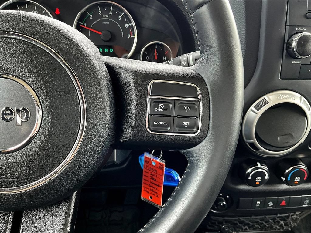 Used 2017 Jeep Wrangler Sahara w/ Connectivity Group AWD/4WD image 14
