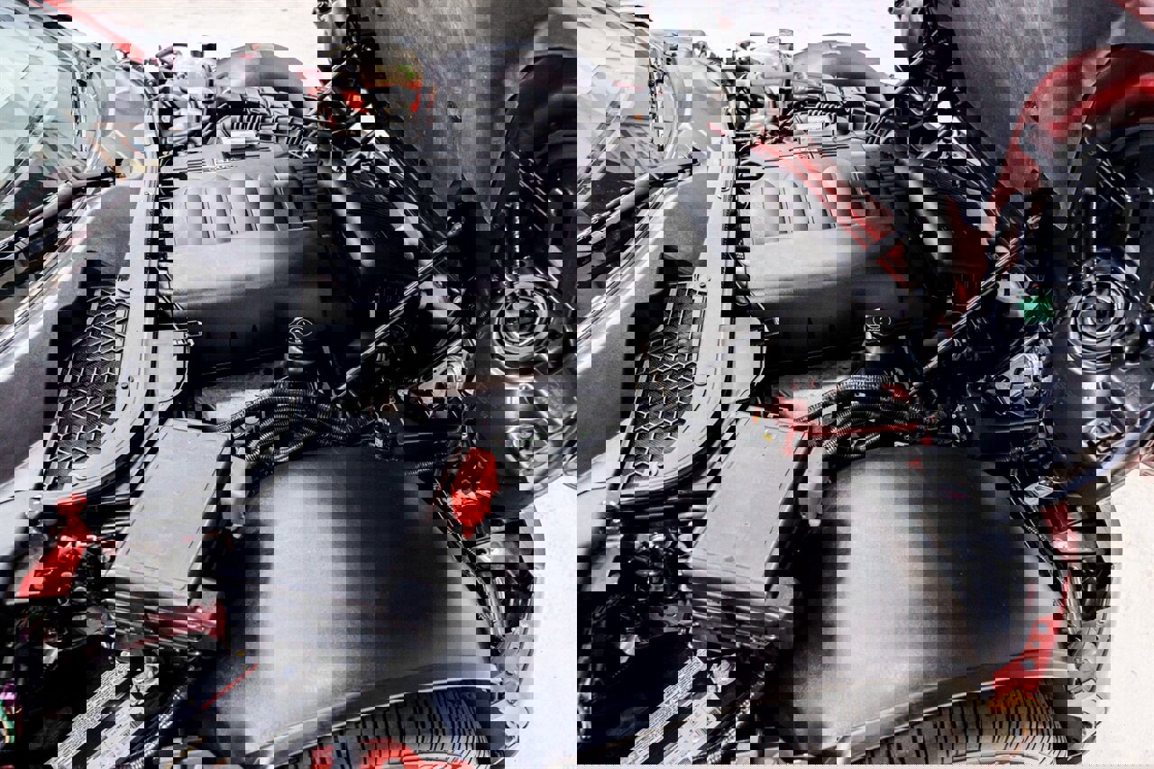 Used 2009 Pontiac Solstice Coupe w/ Premium Package image 29