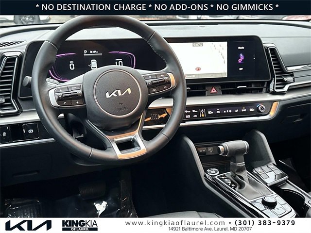 Used 2025 Kia Sportage EX image 2