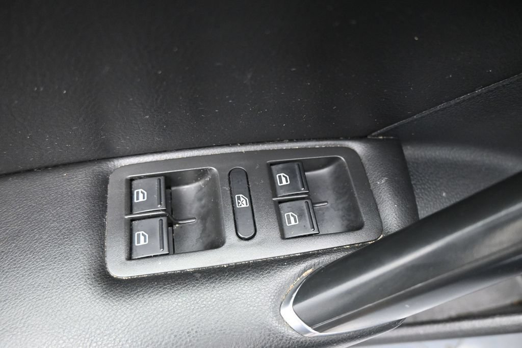 Used 2020 Volkswagen Passat 2.0T R-Line FWD image 11