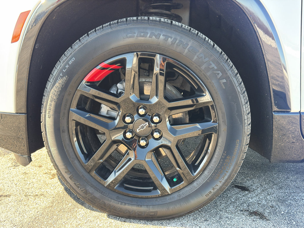 Used 2022 Chevrolet Traverse Premier w/ Redline Edition AWD/4WD image 9