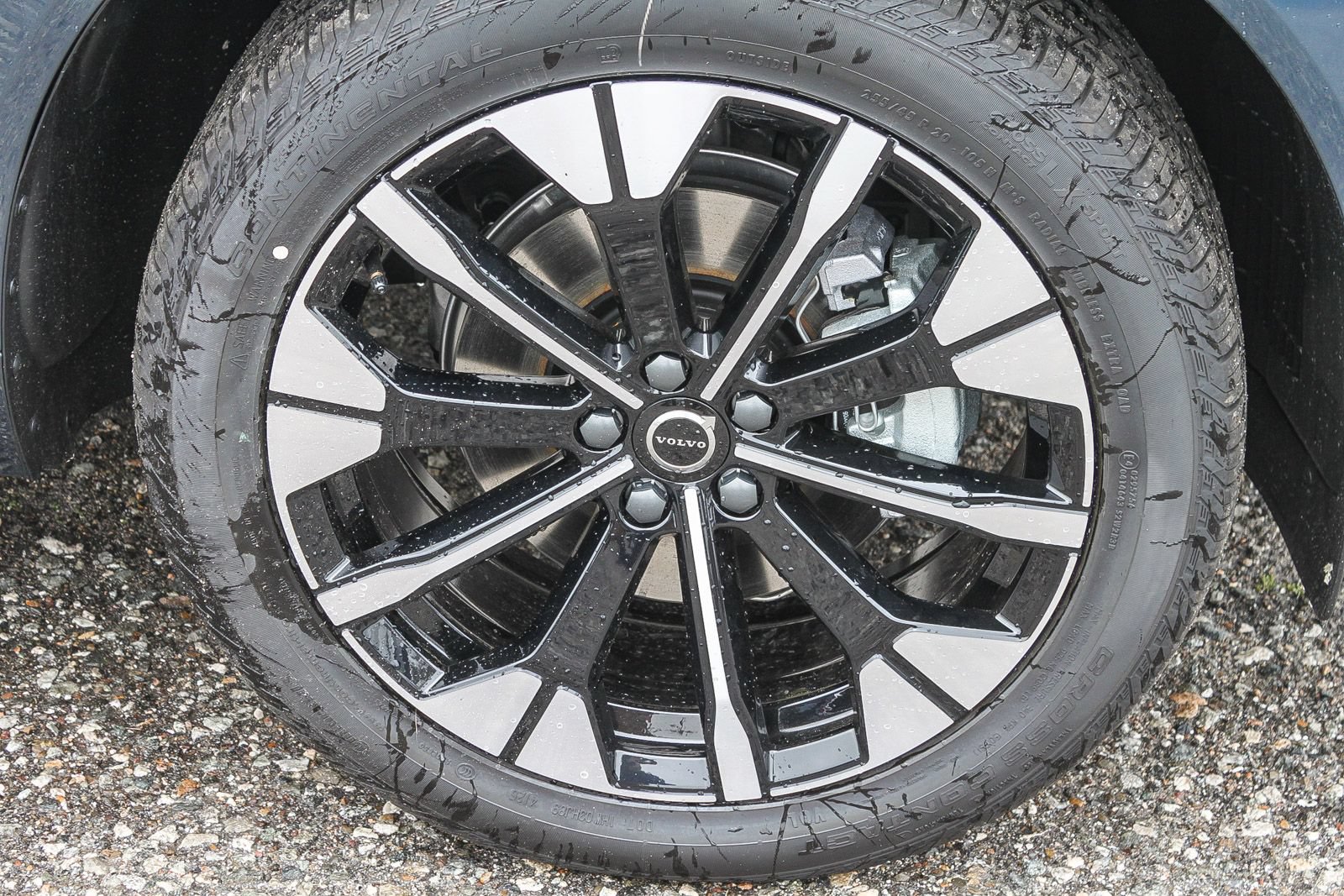 New 2026 Volvo XC60 B5 Plus w/ Climate Package PRO AWD/4WD image 12