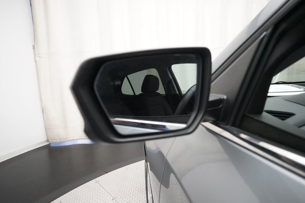 Used 2024 Chevrolet Equinox LT AWD/4WD image 25