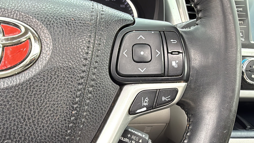 Used 2018 Toyota Highlander Limited Platinum AWD/4WD image 30