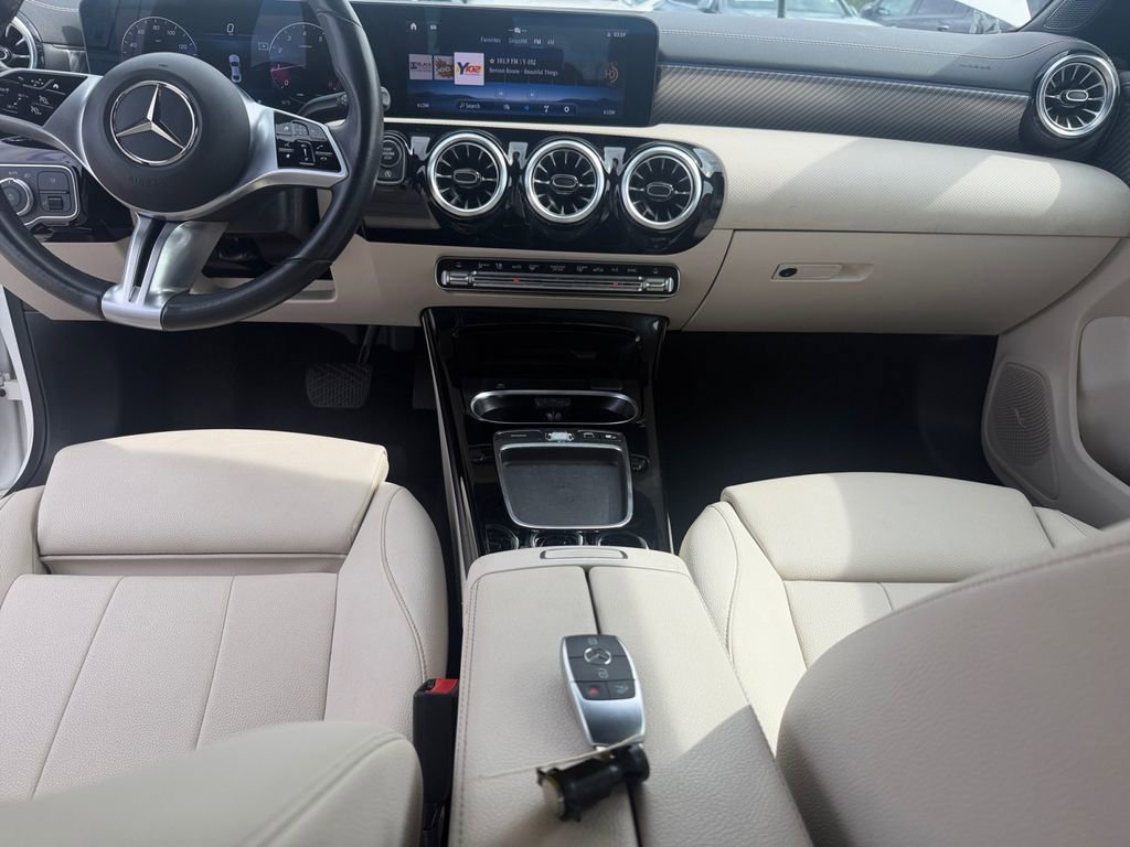 Used 2025 Mercedes-Benz CLA 250 w/ Exclusive Package image 27