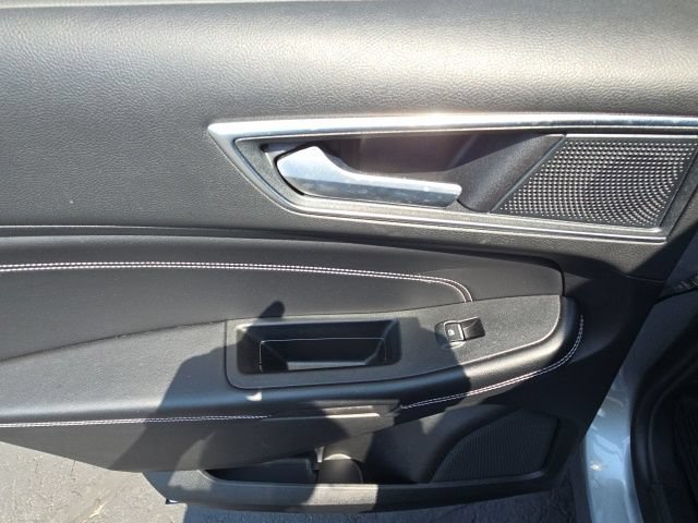 Used 2024 Ford Edge Titanium AWD/4WD image 19