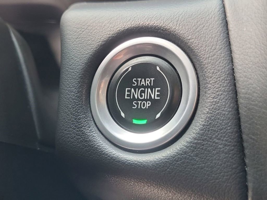 Used 2023 Chevrolet Tahoe Z71 w/ Luxury Package image 23