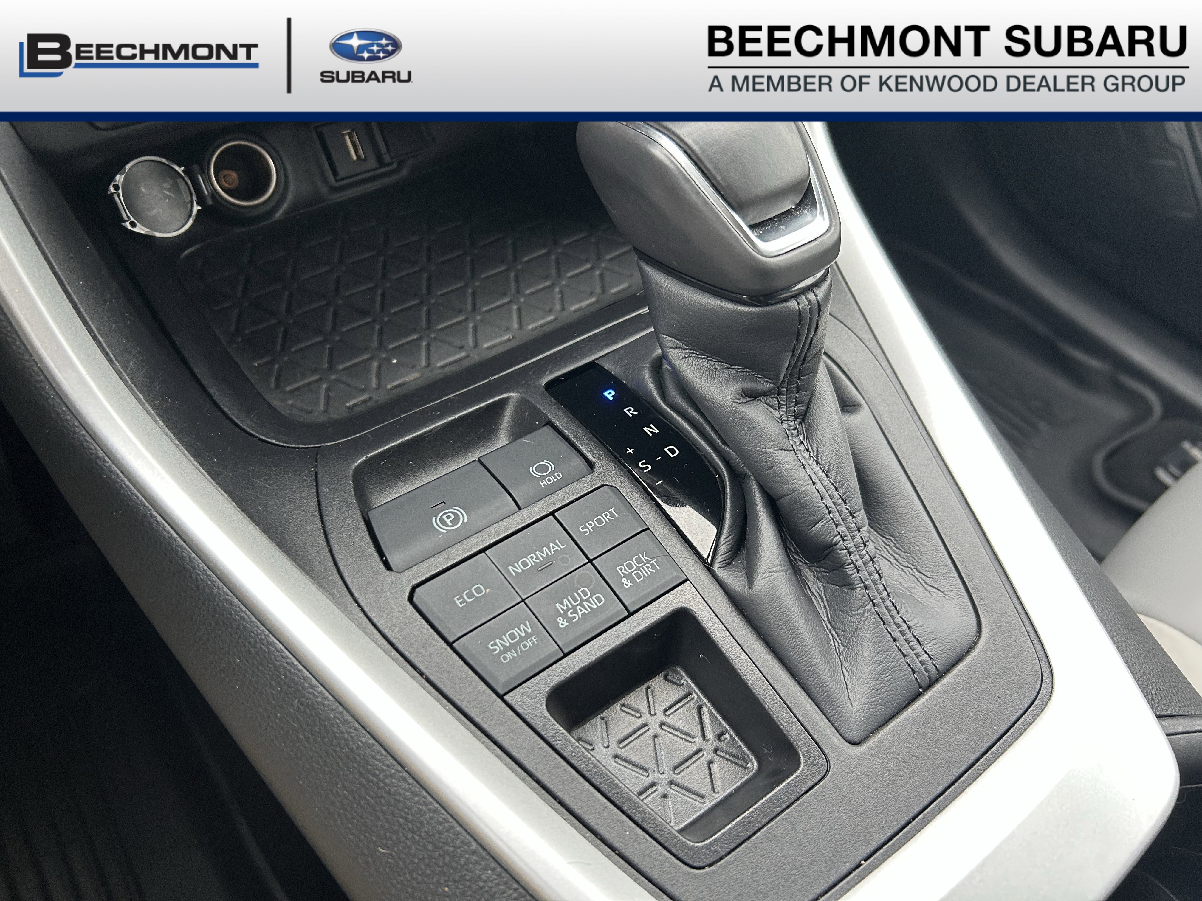 Used 2022 Toyota RAV4 XLE Premium image 15