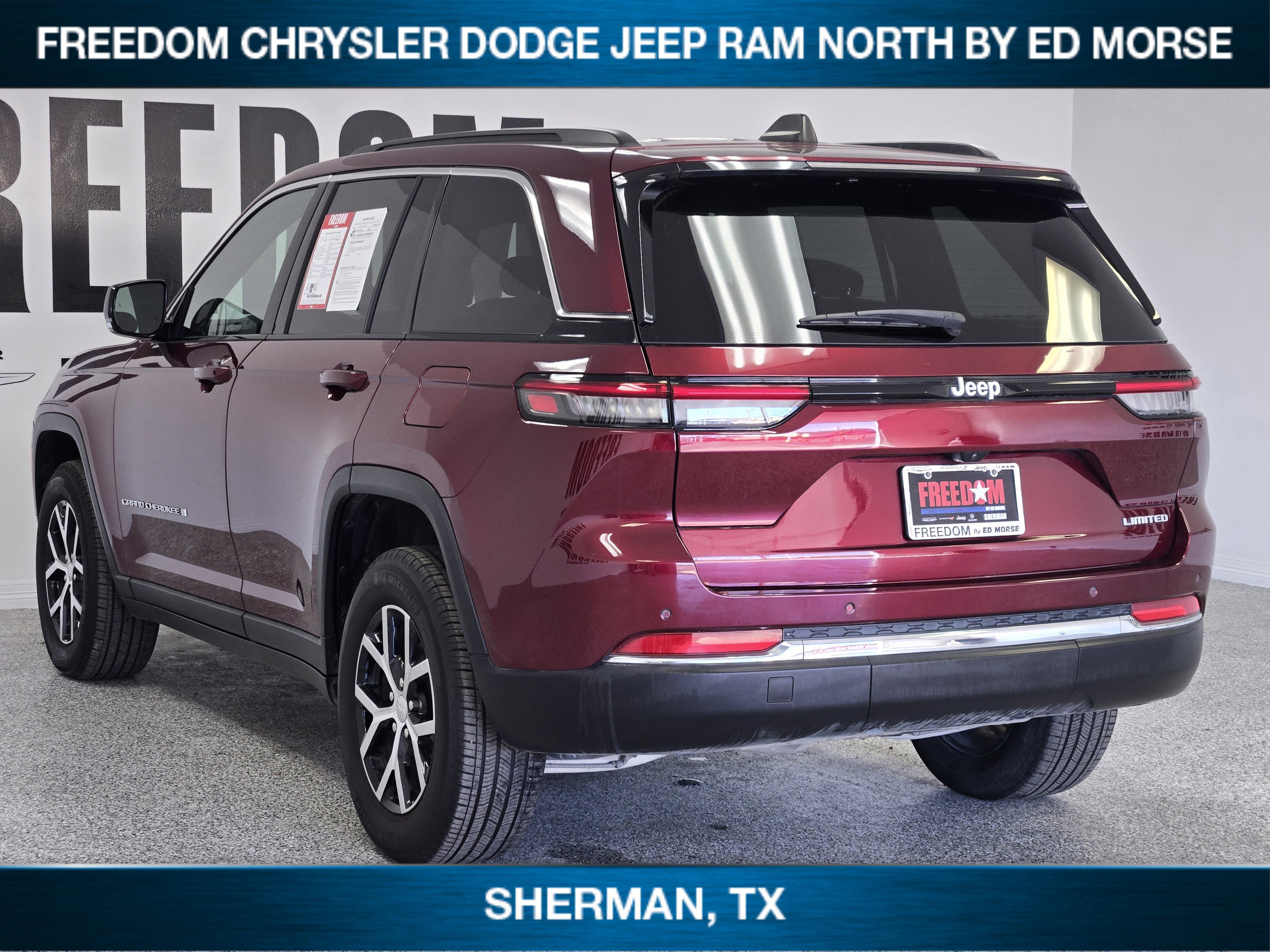 Certified 2024 Jeep Grand Cherokee Limited image 4