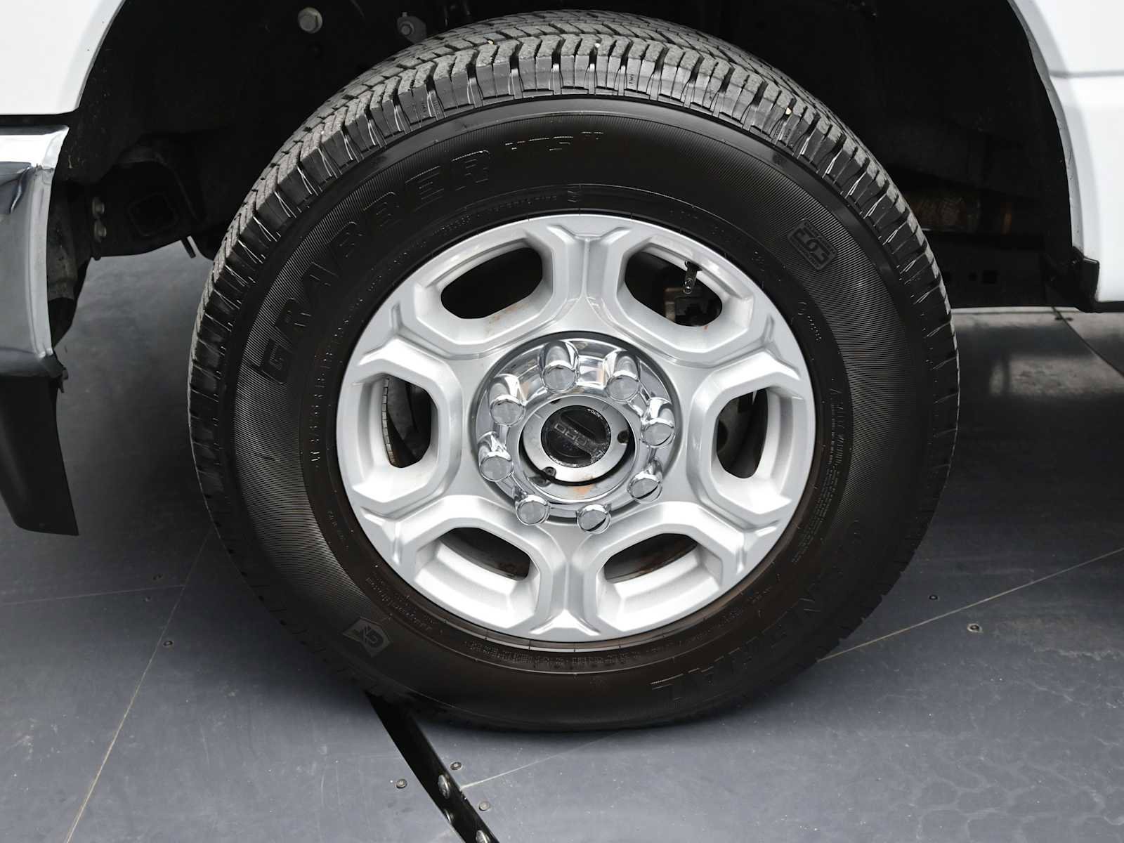 Used 2025 Ford F250 XLT image 11