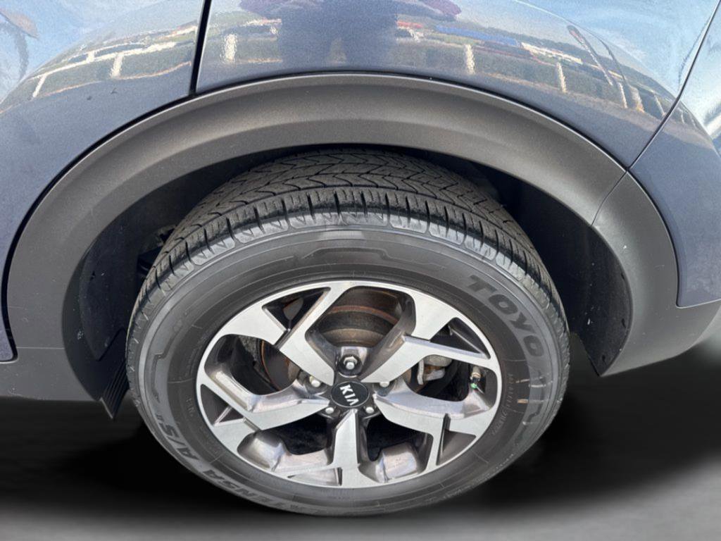 Used 2020 Kia Sportage LX image 19
