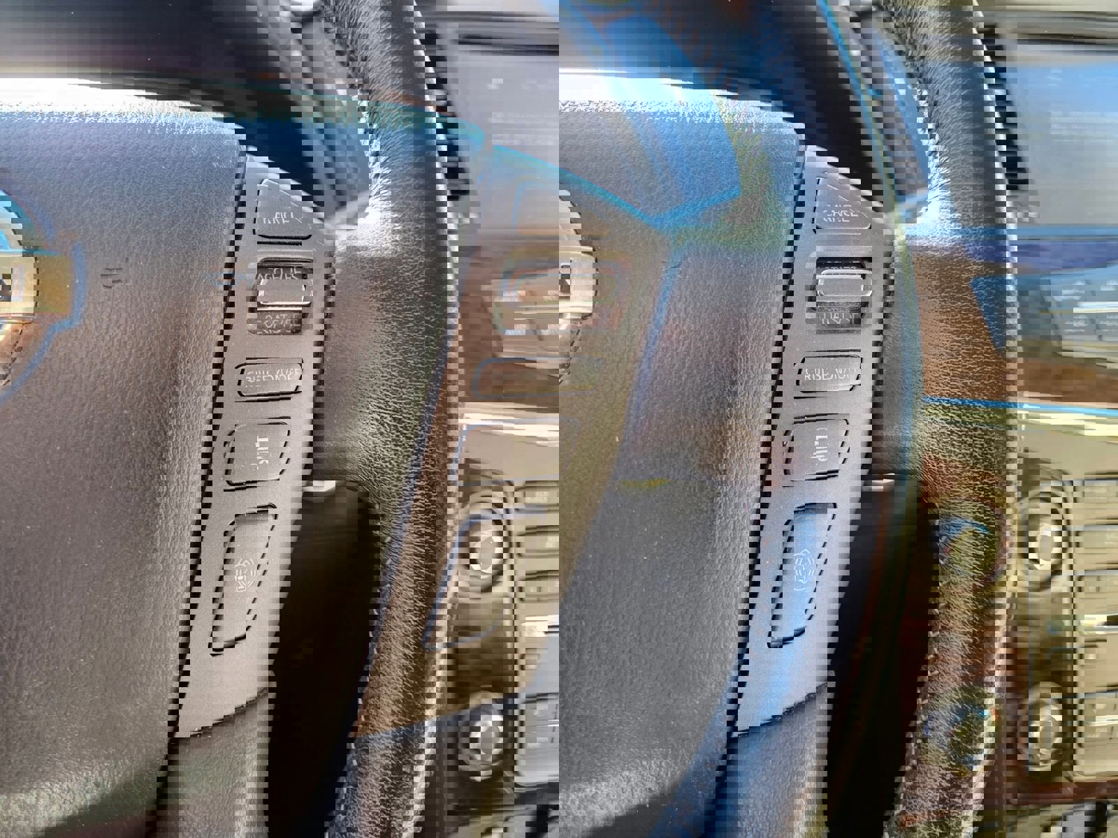 Used 2020 Nissan Armada Platinum w/ Captain's Chairs Package image 13