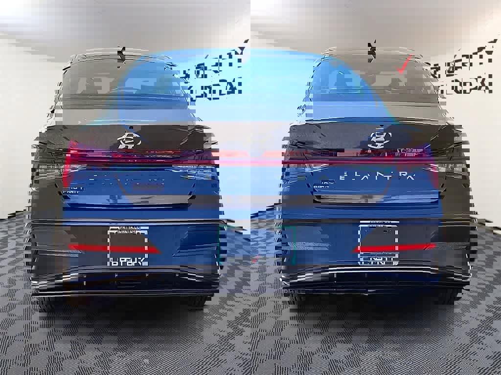 Certified 2024 Hyundai Elantra SEL w/ Convenience Package image 5