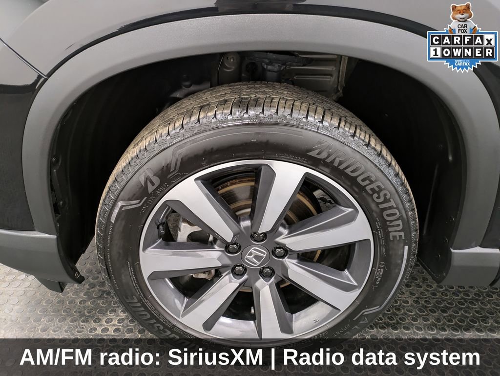 Certified 2025 Honda Pilot Touring image 9