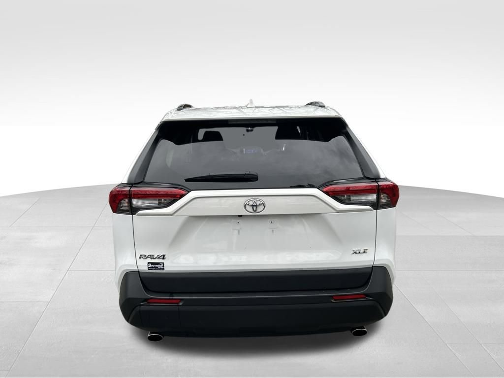 Used 2024 Toyota RAV4 XLE image 4