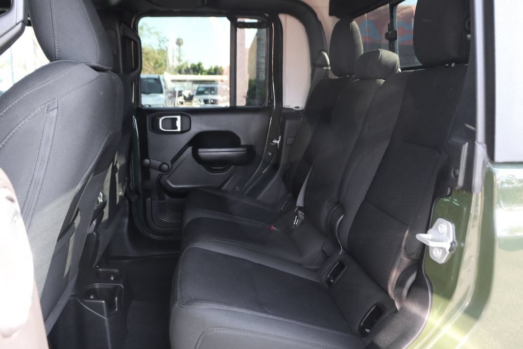 Used 2023 Jeep Gladiator Sport AWD/4WD image 32
