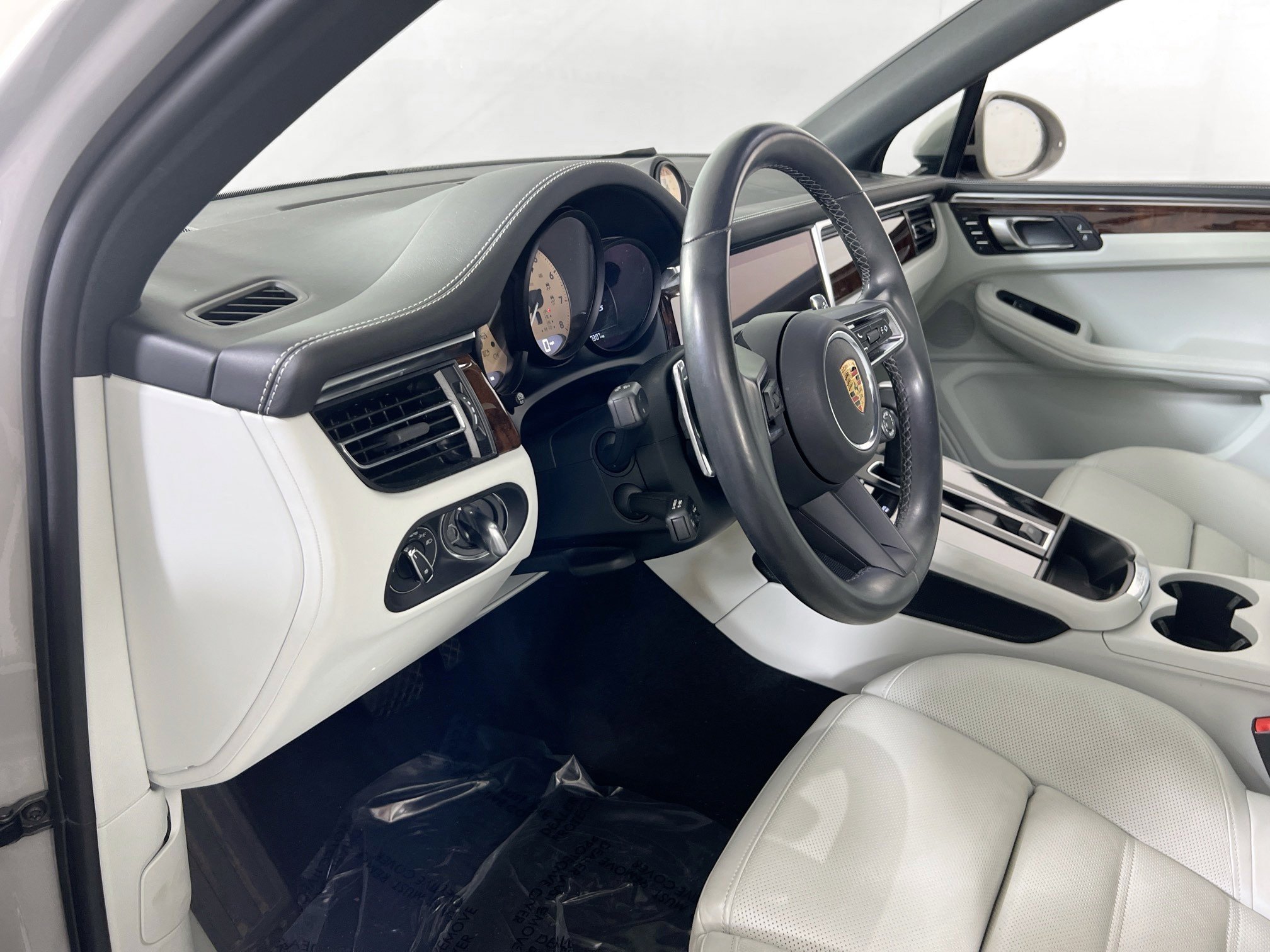 Used 2023 Porsche Macan S image 9