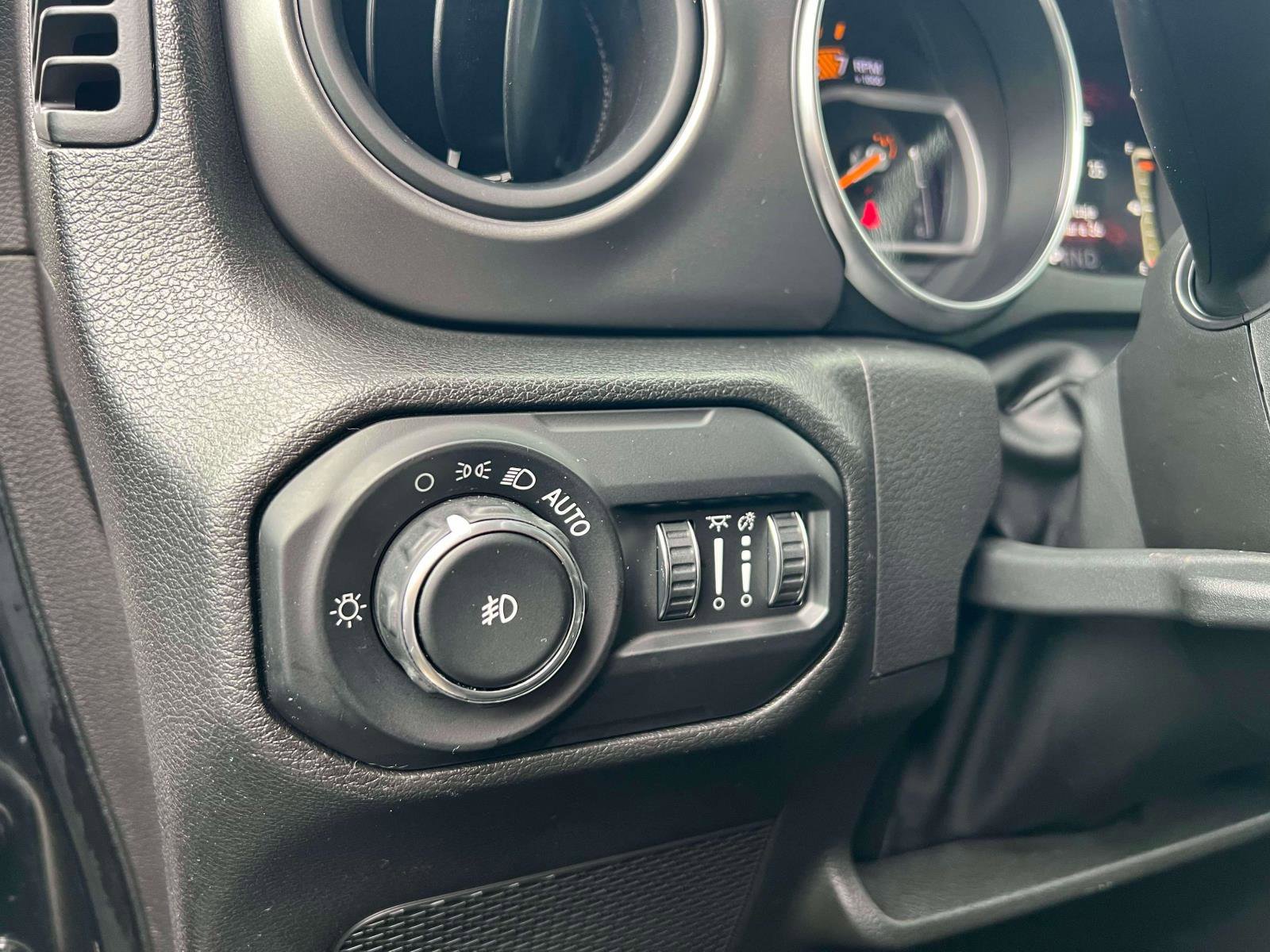 Used 2022 Jeep Wrangler Unlimited Sport AWD/4WD image 24
