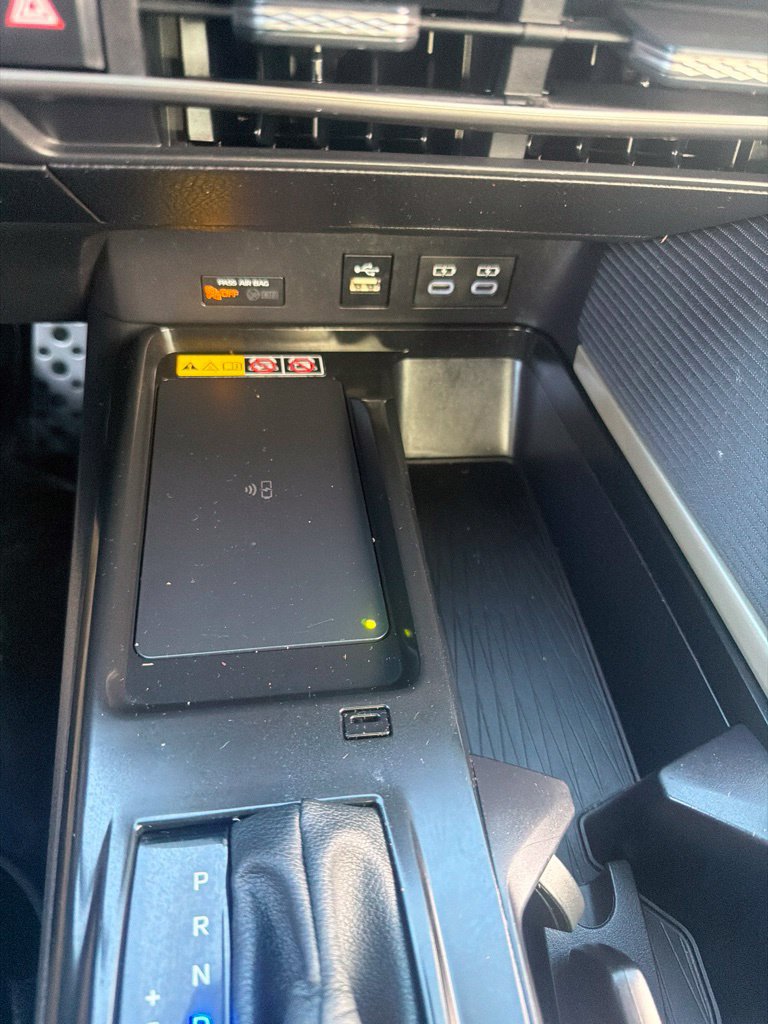 Used 2025 Toyota Camry SE FWD image 15