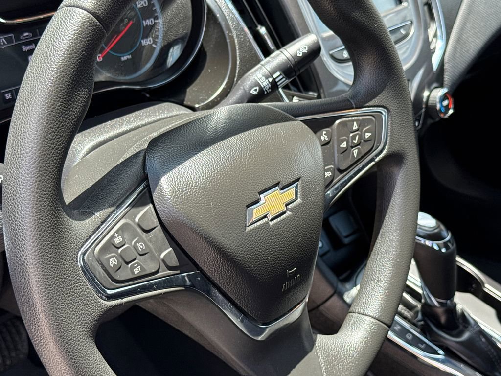 Used 2017 Chevrolet Cruze LT FWD image 29