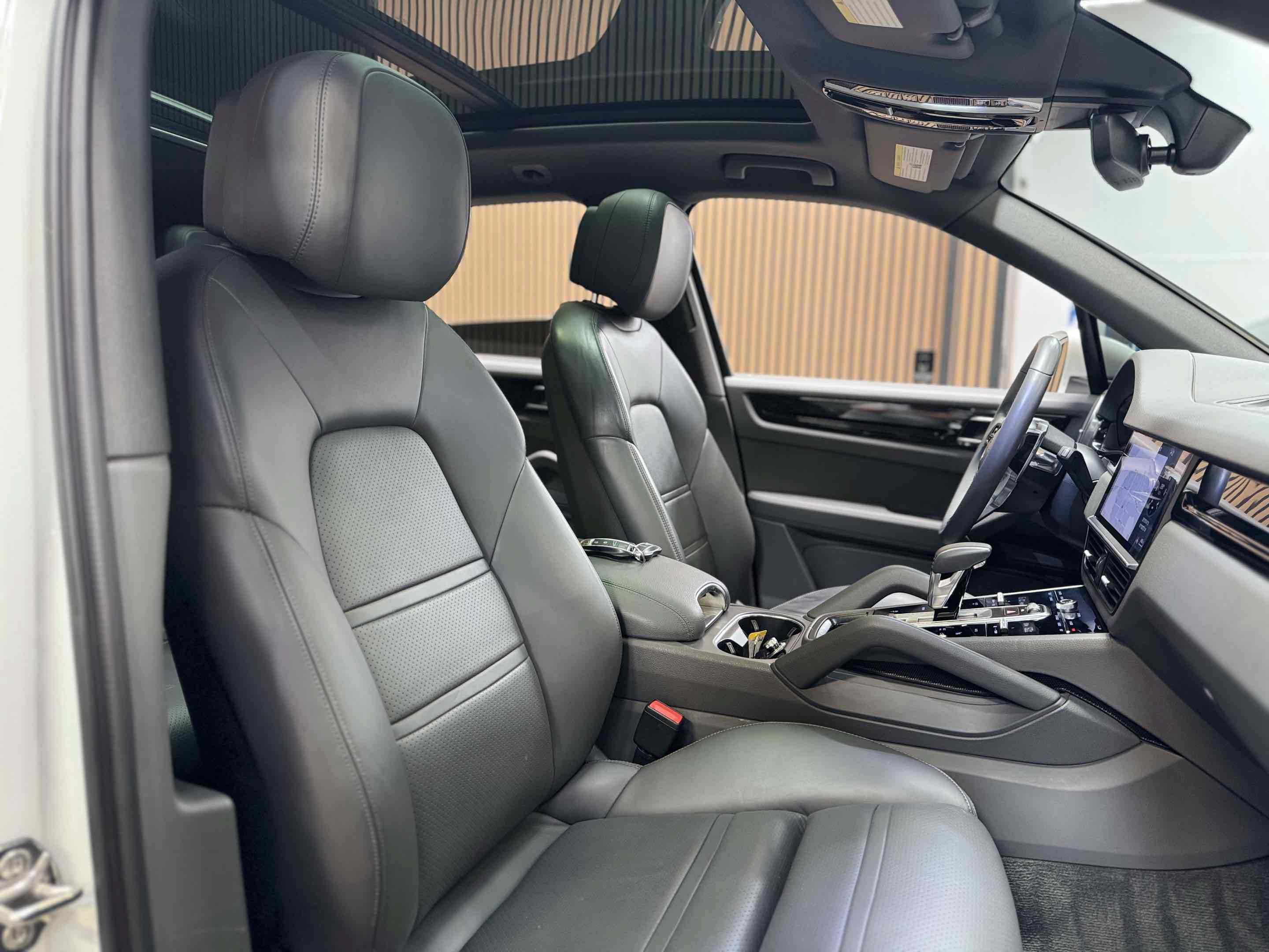 Used 2019 Porsche Cayenne AWD/4WD image 36